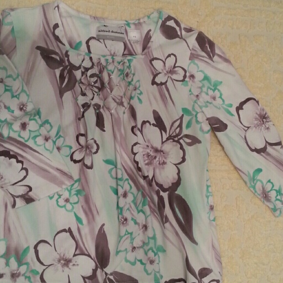 Top - Picture 2 of 3